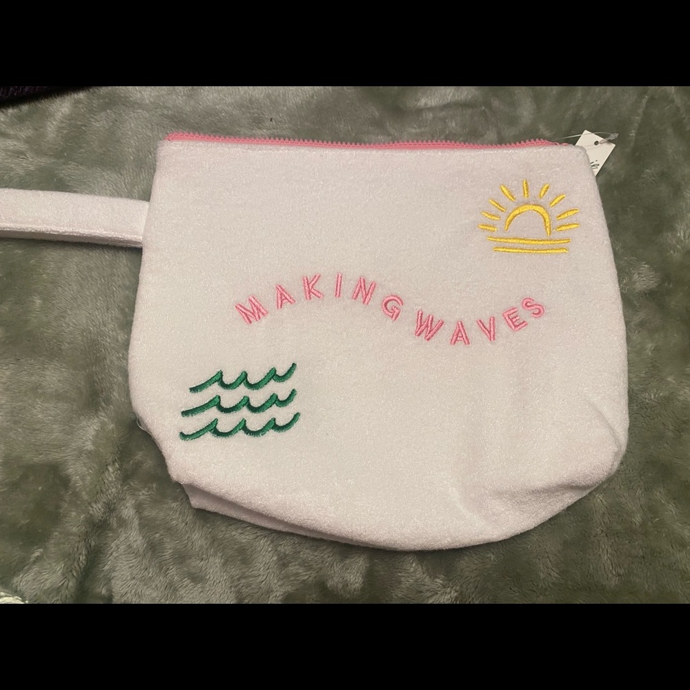 Sleeve tablet cover for the beach